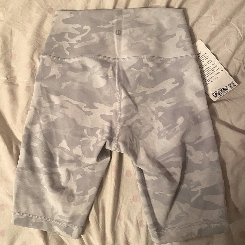 NWT Lululemon Wunder Under Biker Shorts Size 8
